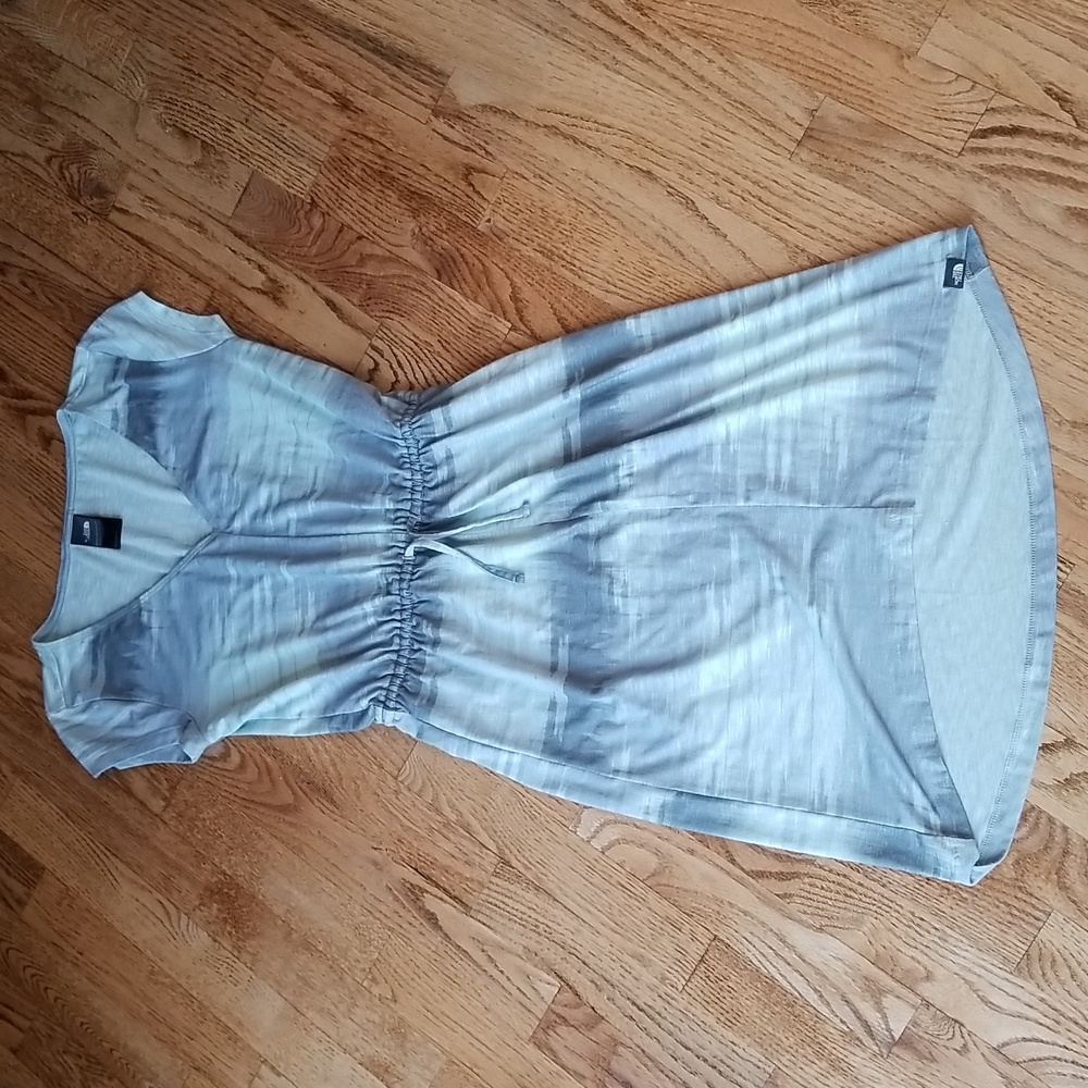 (XS) The North Face High Low Comfortable Casual Art Deco Abstract Outdoor Light